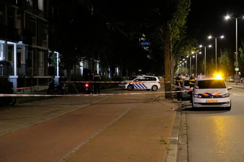 Persoon op straat neergestoken
