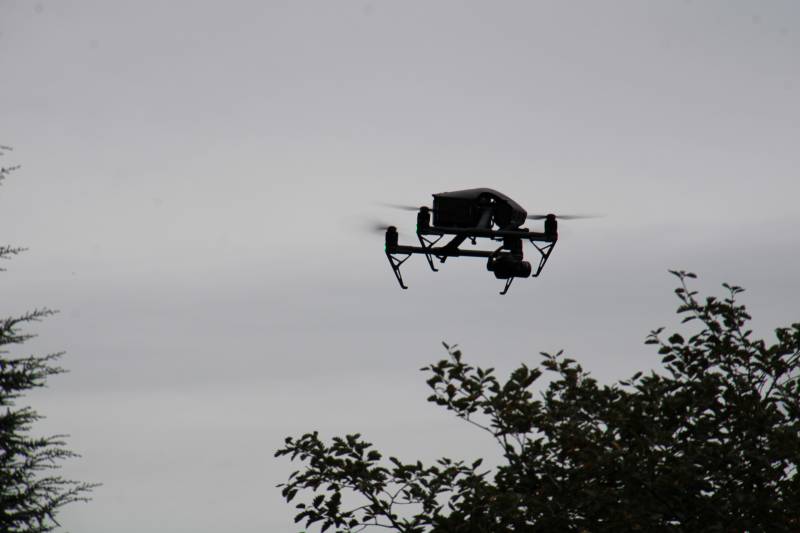 Fietsster botst tegen openstaande autoportier