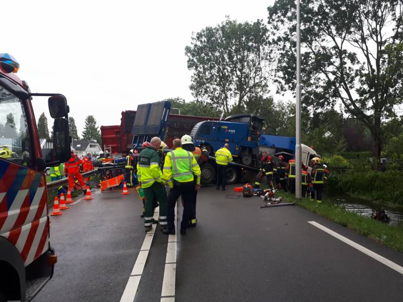 Zeer ernstig ongeval tussen twee vrachtwagens en meerdere voertuigen