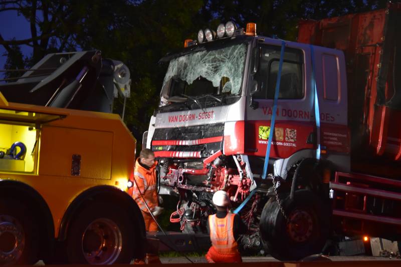 Zeer ernstig ongeval tussen twee vrachtwagens en meerdere voertuigen