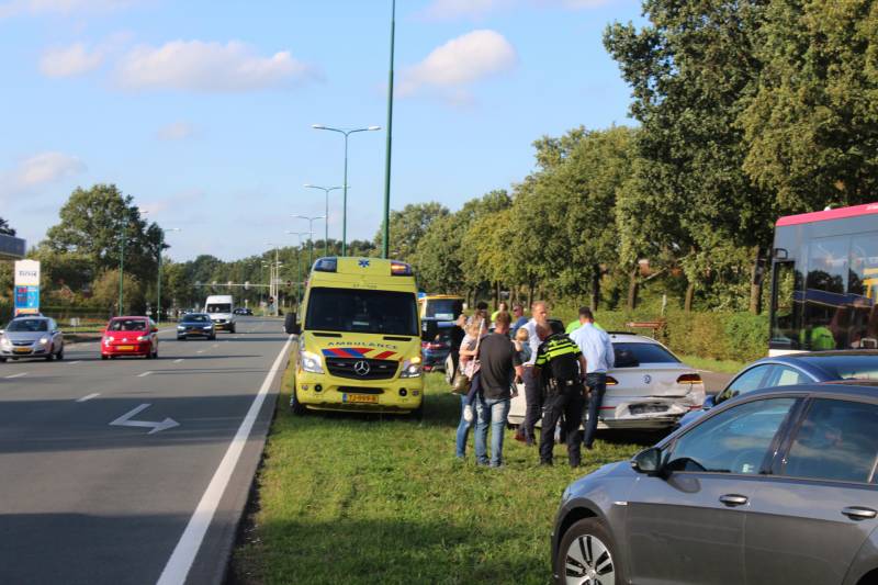 Flinke schade na ongeval tussen meerdere voertuigen