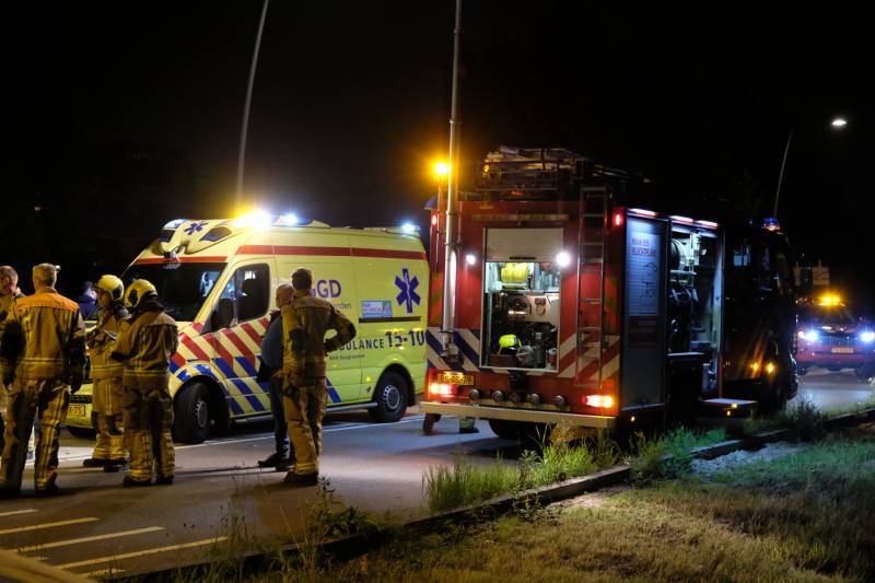 Kop-staart aanrijding op rotonde