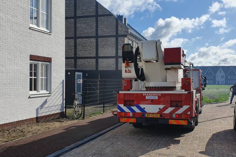 Zonnepanelen op dak in brand