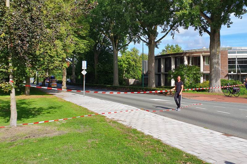 Mini Cooper en motor volledig uitgebrand op kruising