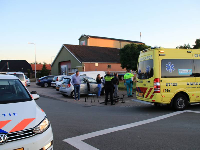 Wielrenner aangereden op kruising