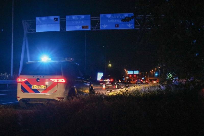 Motorrijder hard onderuit op afrit