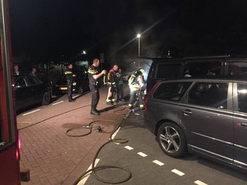 Bestelbus verwoest na te hete oven in laadruim