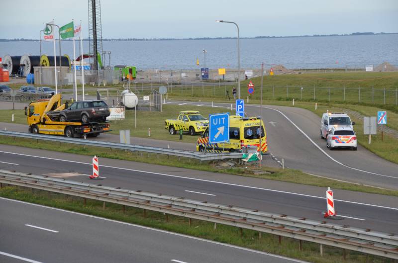 Land Rover botst frontaal op RIMOB