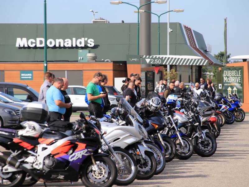 Motormeeting 'Wie rijdt?' druk bezocht