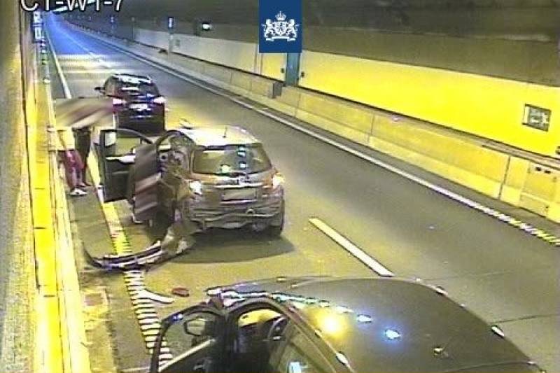 Coentunnel dicht na ongeval met meerdere auto's