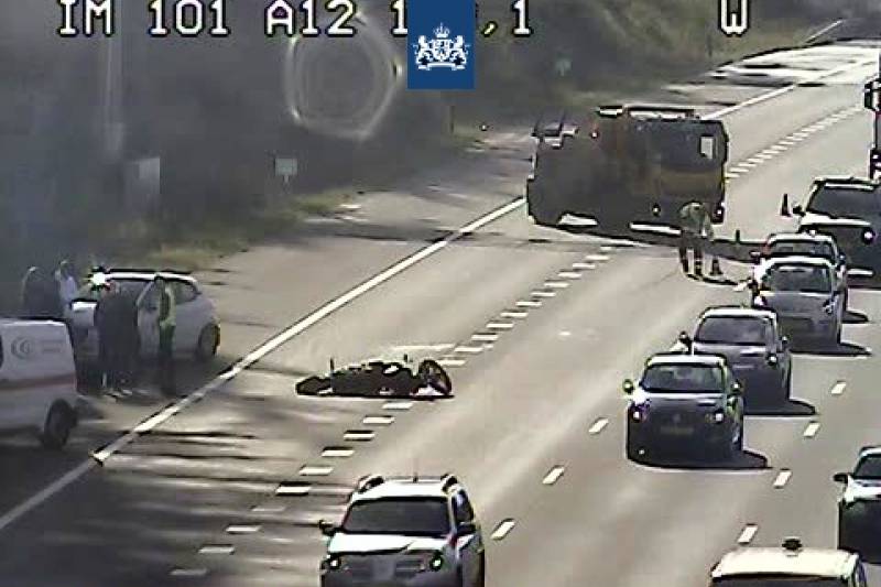 Motorrijder onderuit bij ongeval op snelweg