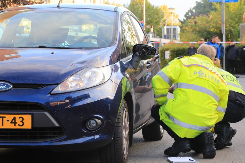 Kind zwaargewond na aanrijding met auto