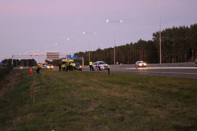 Auto belandt in sloot bij aanrijding