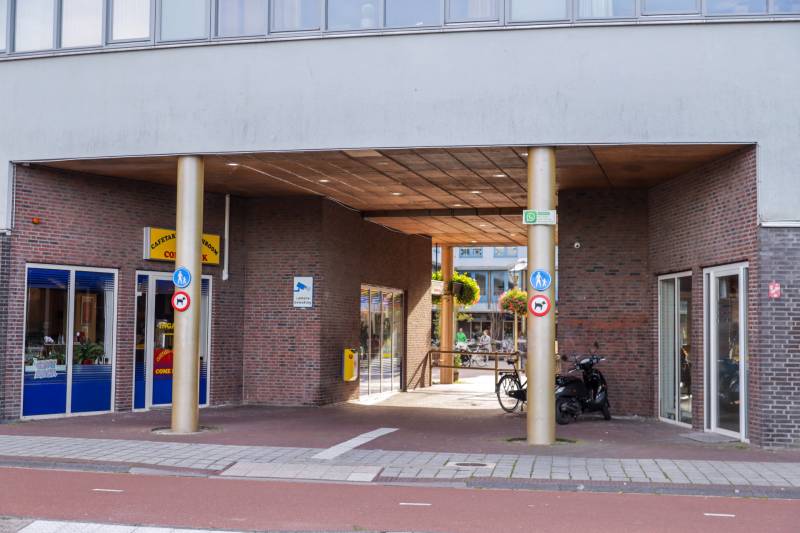 Jongeman gewond bij steekpartij winkelcentrum De Nieuwe Hof