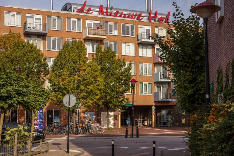 Jongeman gewond bij steekpartij winkelcentrum De Nieuwe Hof