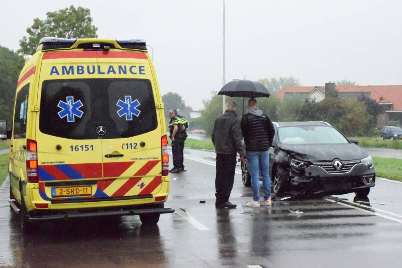 Auto uit vluchthaven botst medeweggebruiker