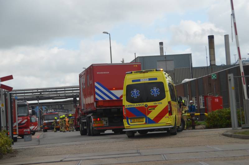 Lekkage ontstaan in een vat gevaarlijke stoffen bij ICL-IP