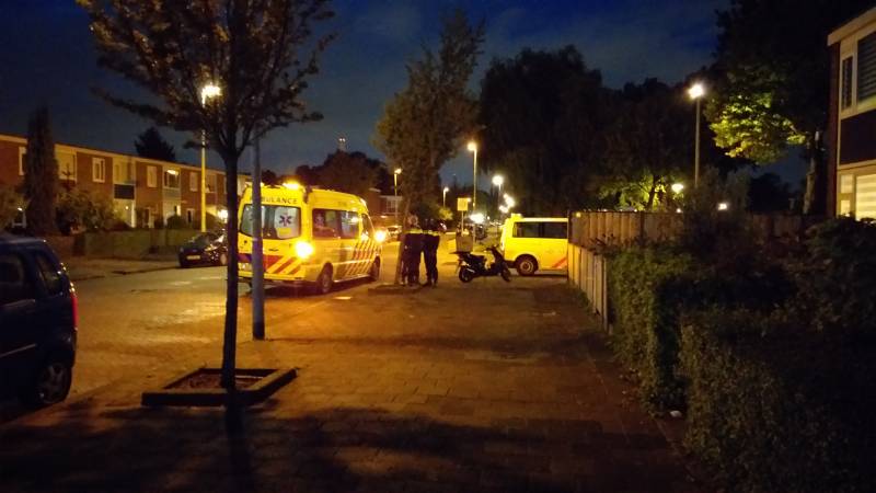 Pizzabezorger gaat onderuit met scooter