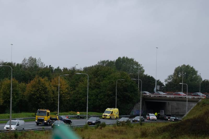 Wederom auto tegen de vangrail