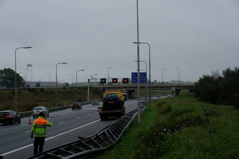 Wederom auto tegen de vangrail