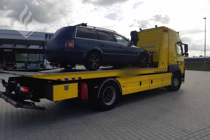 Dronken snelheidsduivel raakt auto kwijt