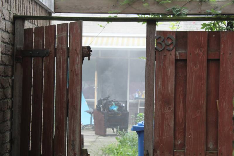 Woning Zielhorst vol rook na brand in trapkast