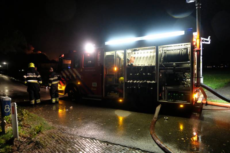 Zeer grote brand in meerdere loodsen