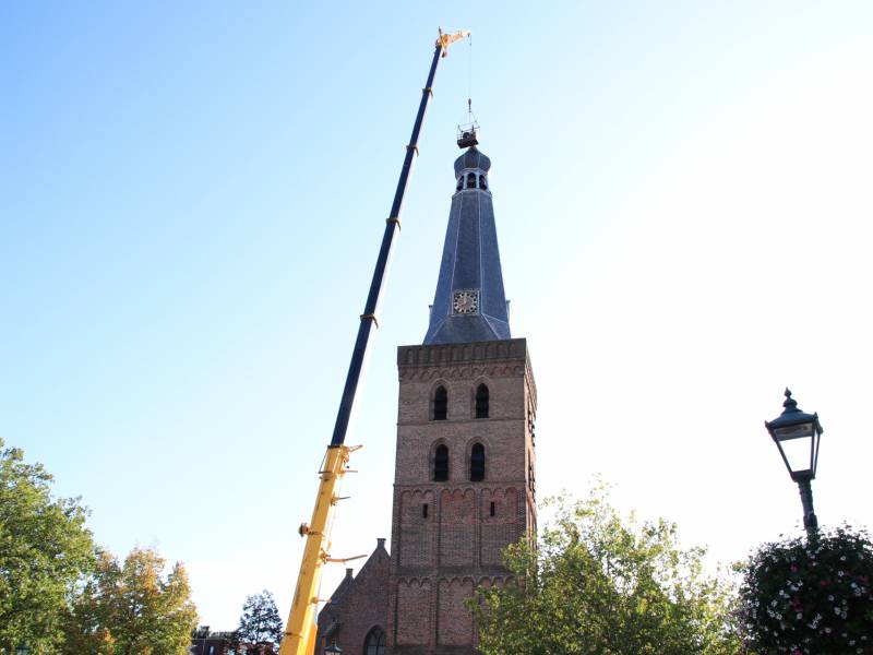 Barneveldse haan van Oude Kerktoren gehaald