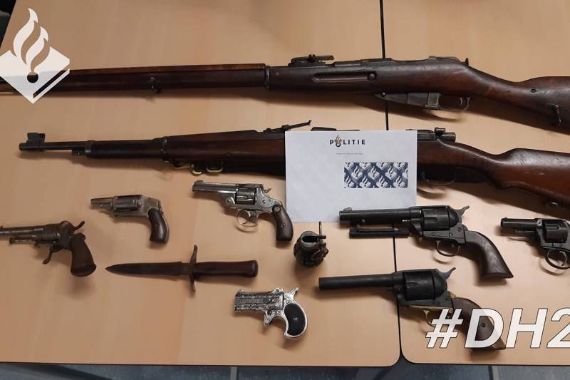 Politie treft huis vol wapens aan