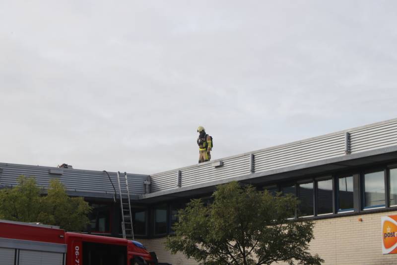 Brand op dak bedrijfspand tijdens werkzaamheden