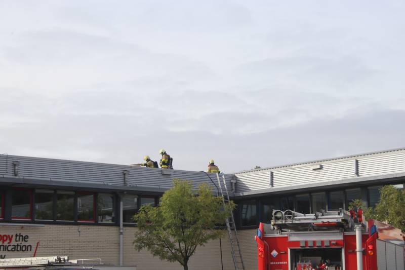Brand op dak bedrijfspand tijdens werkzaamheden