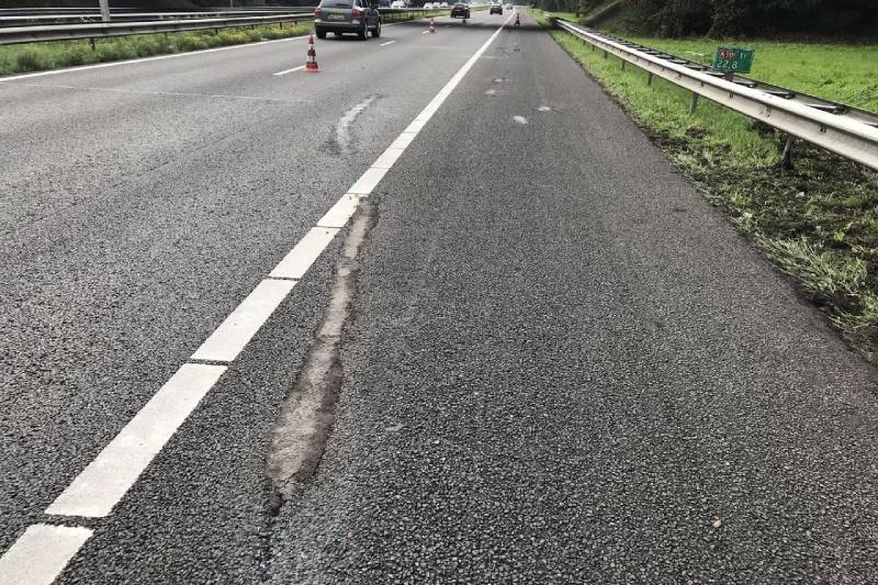 Aanhanger met lading geschaard