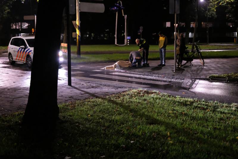 Fietser geschept door auto