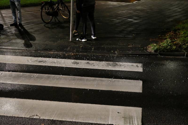 Fietser geschept door auto