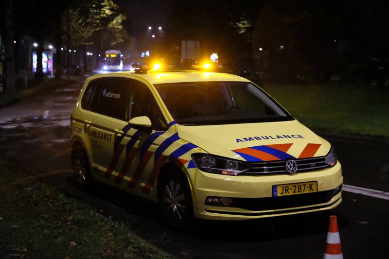 Fietser geschept door auto