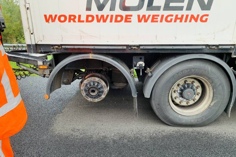 Lange files na klapband vrachtwagen