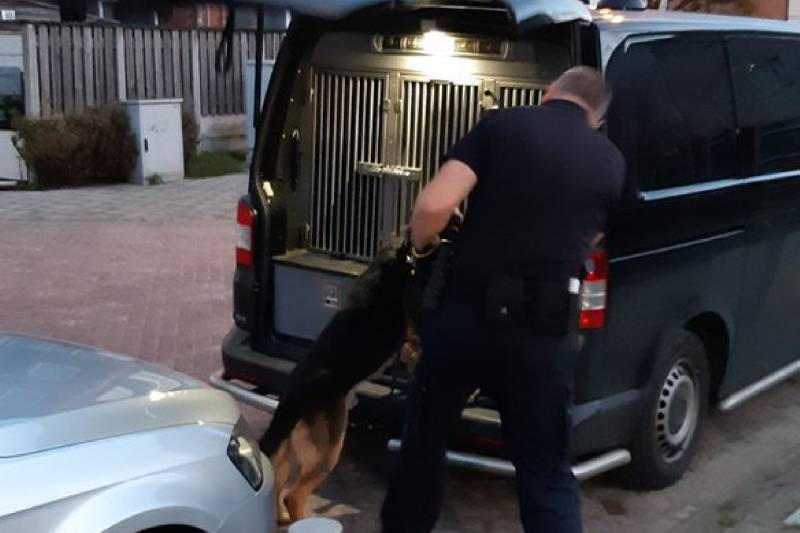 Foto-update: #Vlissingen Drie vrouwen uit een familie aangehouden voor witwassen en fraude Mondriaanplantsoen Vlissingen.: