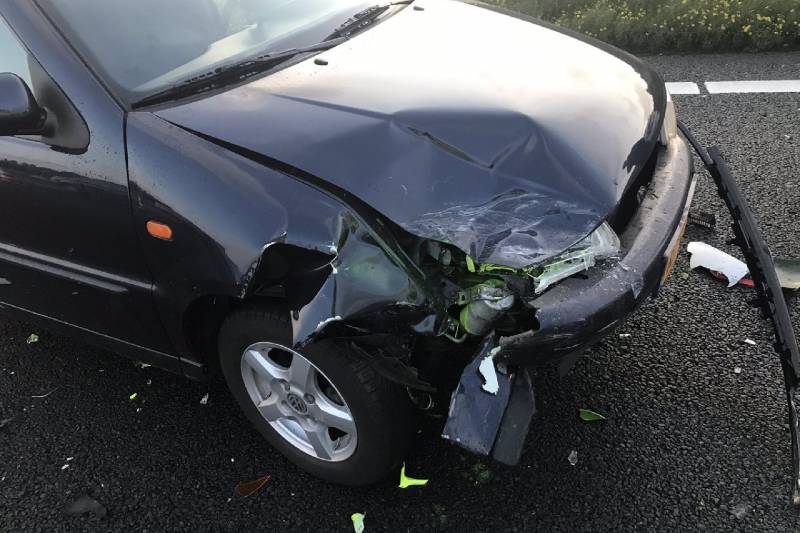 Flinke schade bij kop-staartbotsing op snelweg