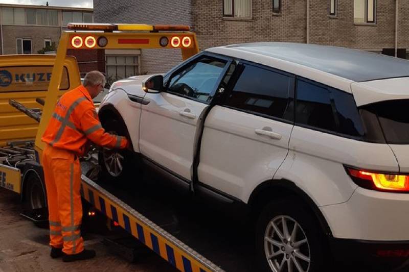 Drie vrouwen uit een familie aangehouden voor witwassen en fraude