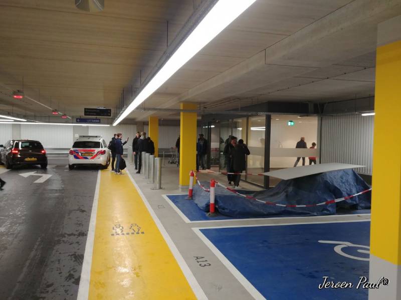 Enorme chaos bij opening 50e MediaMarkt voor gratis oordopjes