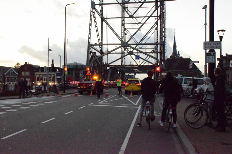 Hefbrug boskoop per direct gesloten door onveilige constructie