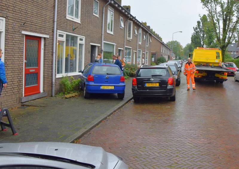Automobilist belandt in voortuin