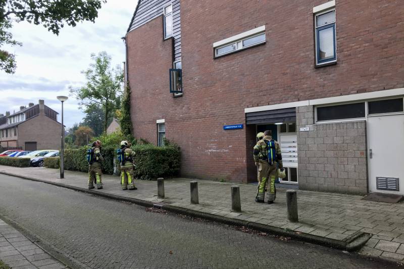 Brandweer verricht metingen na gaslucht