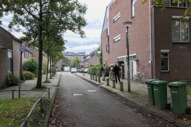 Brandweer verricht metingen na gaslucht