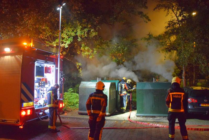 Flinke rookontwikkeling bij brand in papiercontainer
