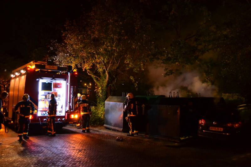 Flinke rookontwikkeling bij brand in papiercontainer