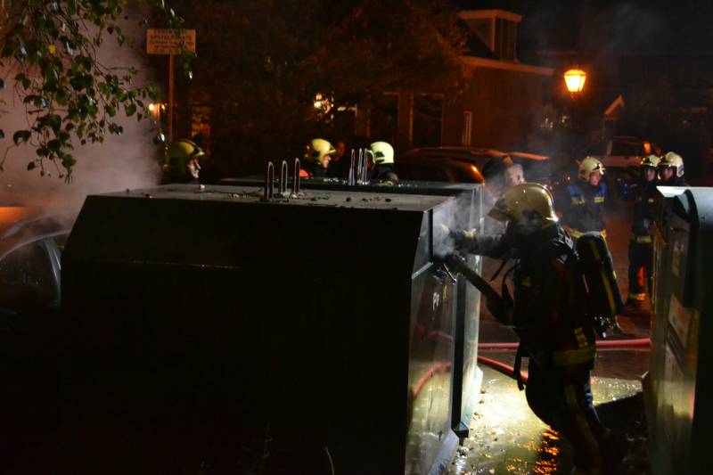 Flinke rookontwikkeling bij brand in papiercontainer