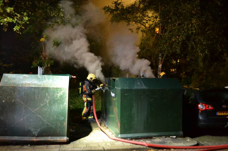 Flinke rookontwikkeling bij brand in papiercontainer