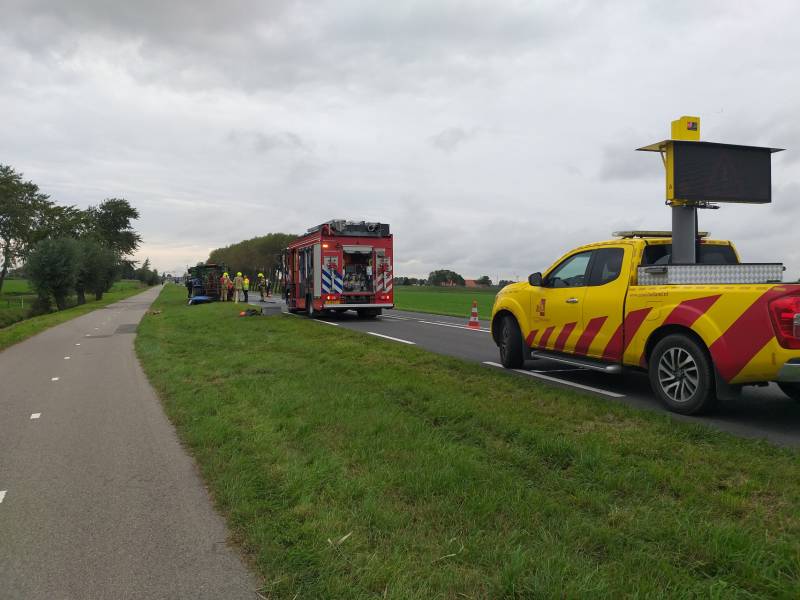 Tractor brandt volledig uit