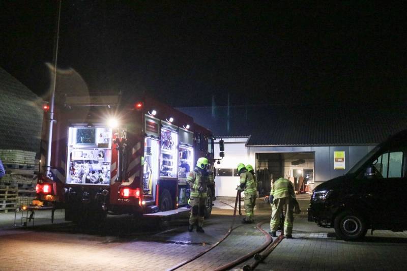 Brand bij houtbewerkingsbedrijf door broei